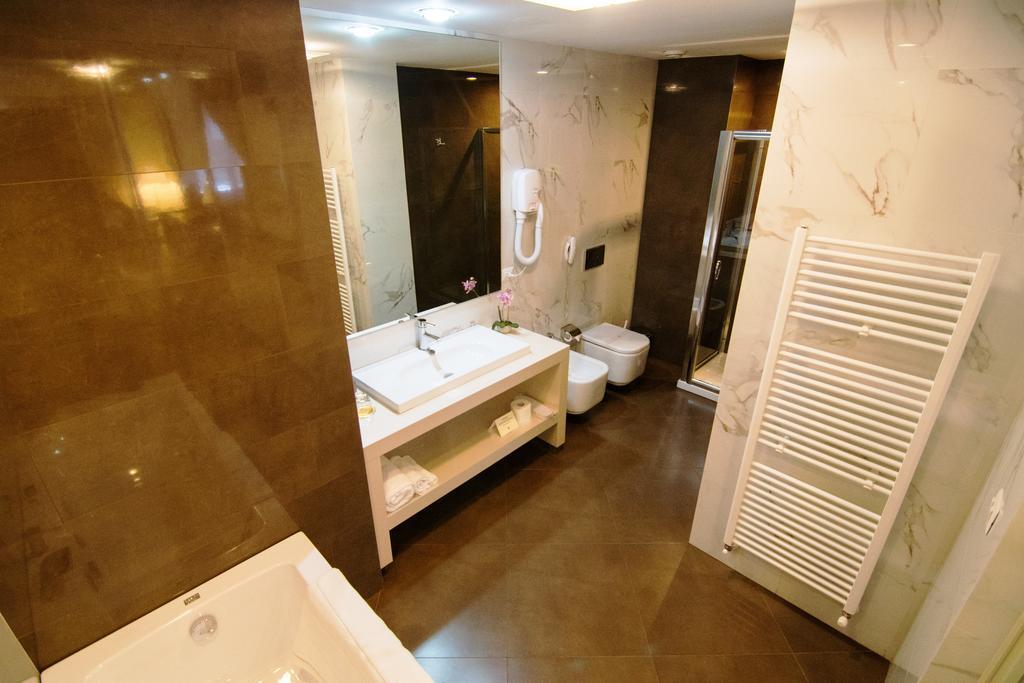 Boutique Kotoni 4*